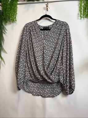 INC International Concepts Black & White Twist-Front Geometric Blouse